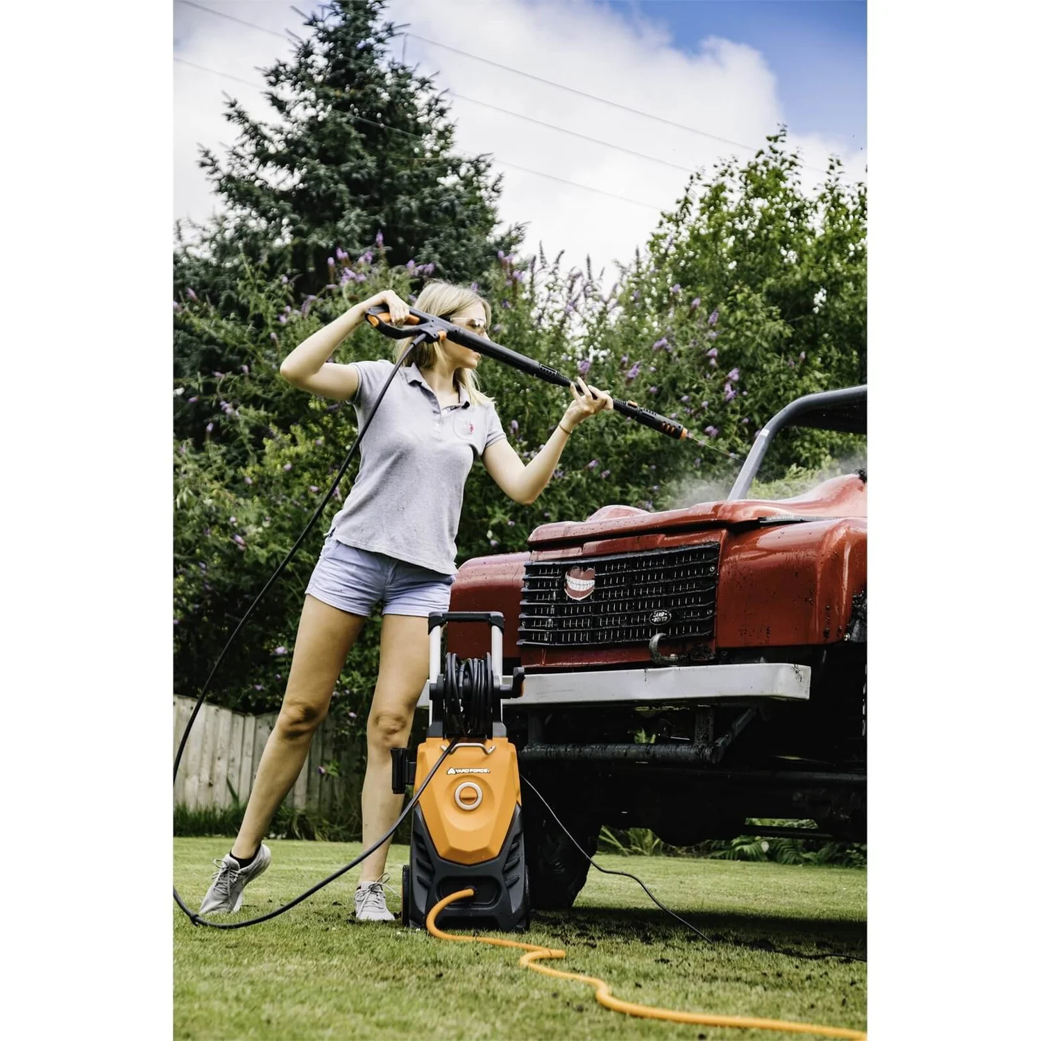Yard Force 150 Bar 2000W High-Pressure Washer With Accessories 5 Yard Force 150 Bar 2000W High-Pressure Washer With Accessories - Image 3