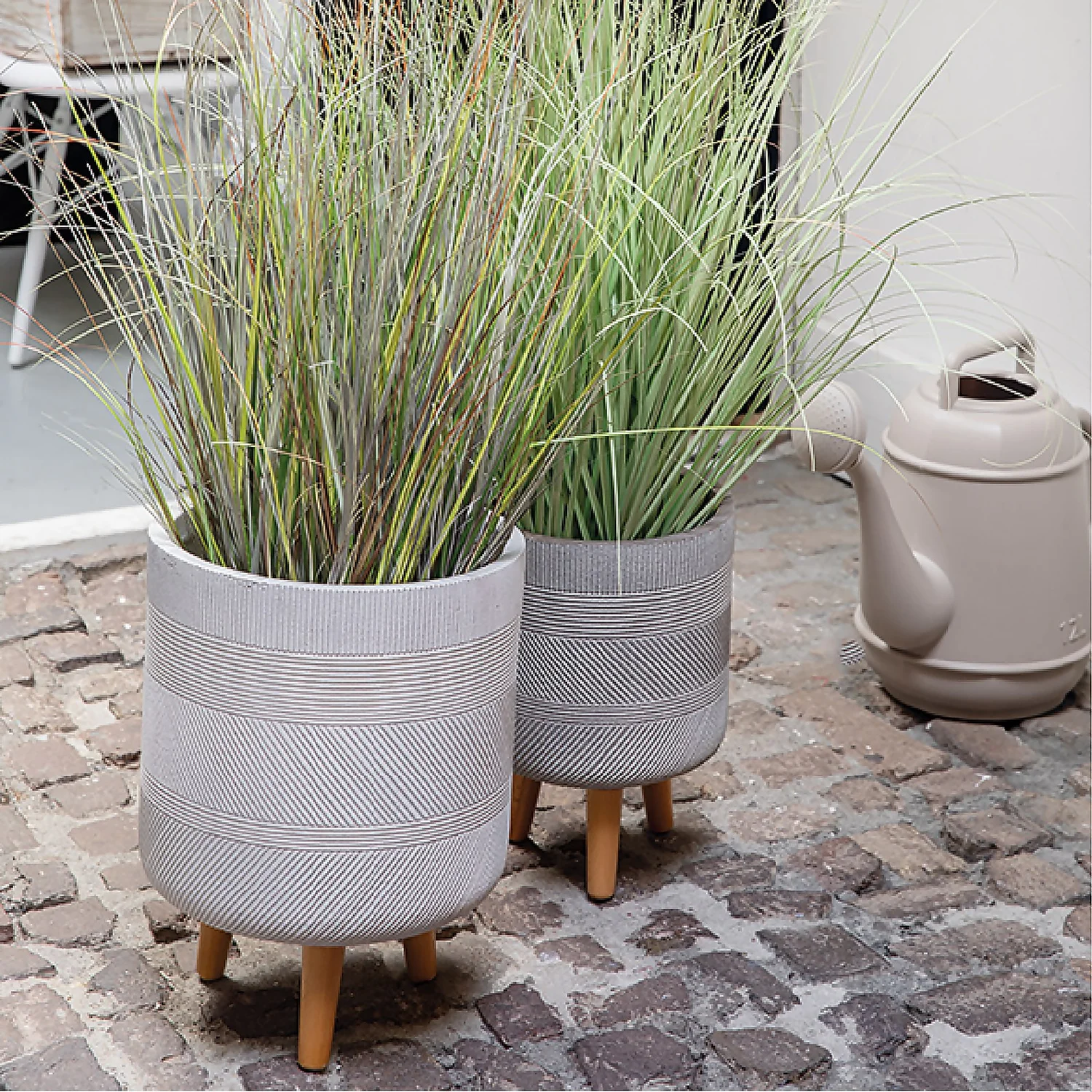 Liam Round Planter On 3 Legs - Medium 4 Liam Round Planter On 3 Legs - Medium - Image 2